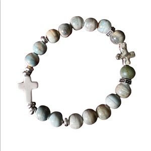 Bead bracelet with cross